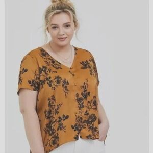 Torrid Gold And Black Floral Hi- Lo Hem Blouse Faux Buttons Size 3x